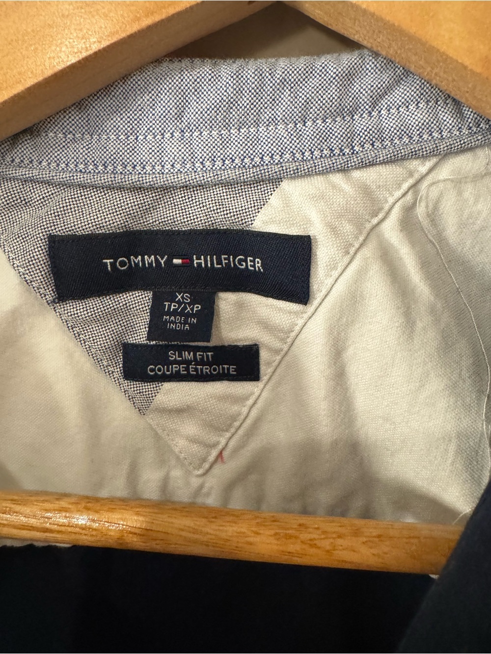 Tommy Hilfiger Men’s Colorblock Button Up Shirt XS Slim Fit Navy White Red - Picture 5 of 8